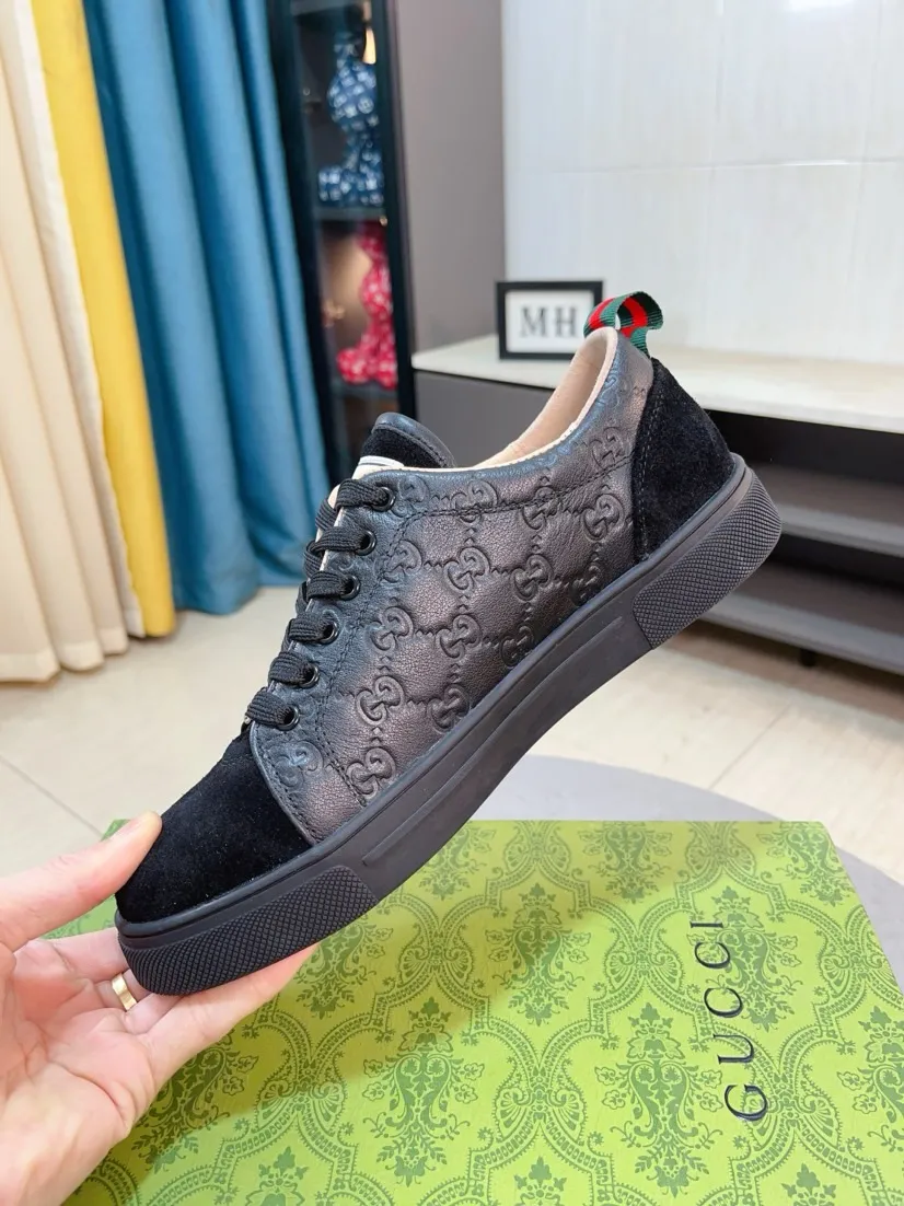 Men's shoes 💰420🌸🌸[GUCCI] Gucci's new spring and summer slip-on loafers with cartoon characters, Fendi F's low-cut trendy men's shoes, 😈The upper is made of Italian 🇮🇹 imported sheep suede with Lafayette embroidered leather, full pigskin lining, original rubber non-slip outsole! The style is high-profile and elegant, and the upper is versatile and fashionable. 🇱🇾🇱🇾A large number of ready-made and reposted pictures will be sold! 38-44,
